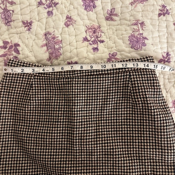 Vintage Houndstooth Burberry Wool skirt - Picture 3 of 5